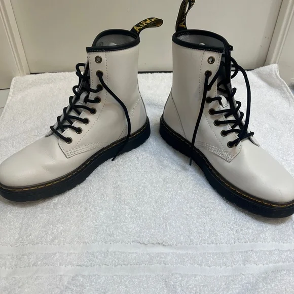 Men’s Sz 8 Dr. Martens White Leather Boots - Picture 12 of 13